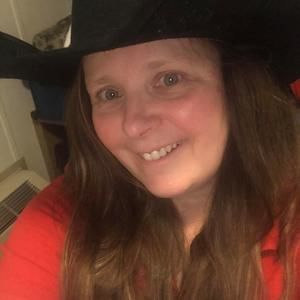 Meet your Posher, Cynthia